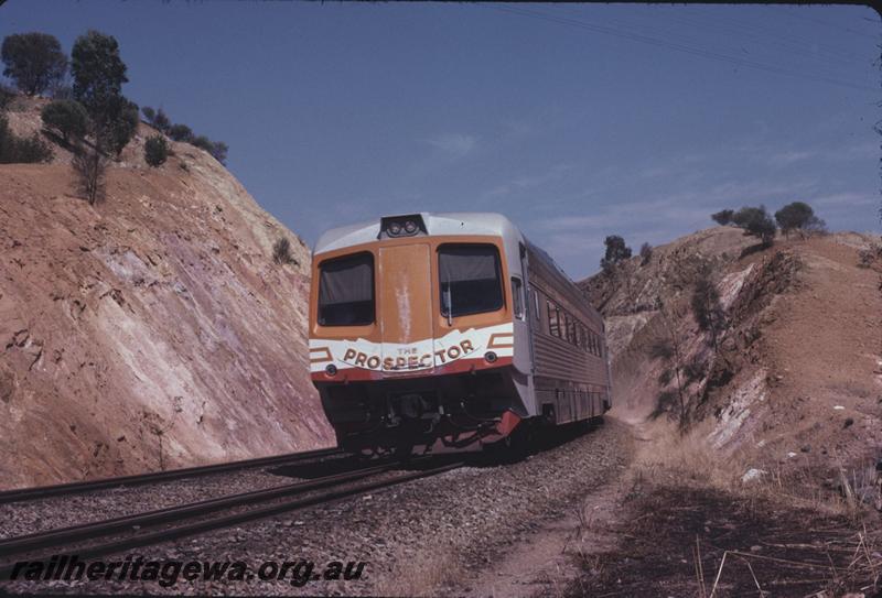 T02757
Prospector, head on view in cutting, Avon Valley Line
