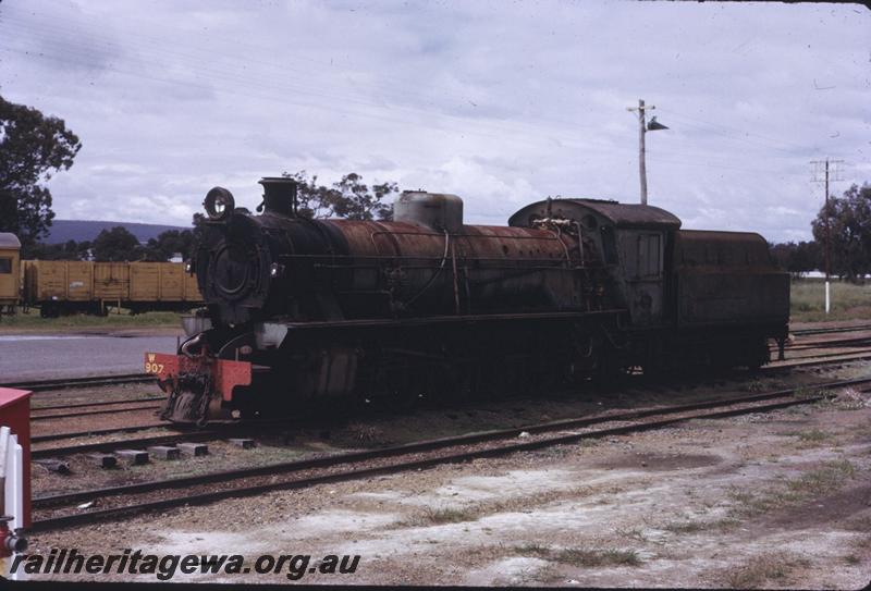 T02879
W class 907, Pinjarra, awaiting restoration
