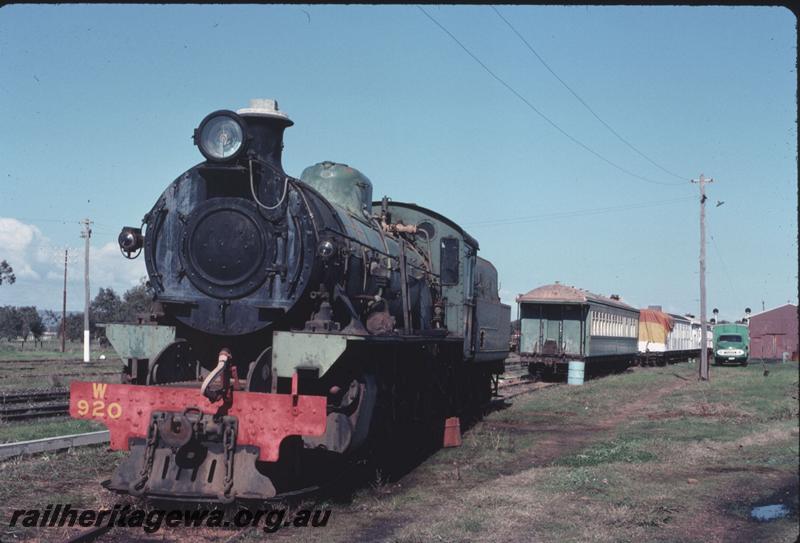 T02882
W class 920, Pinjarra, stowed
