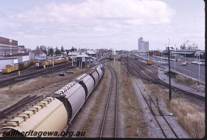 T02883
Grain train, signal box Fremantle Box B, goods yard, Fremantle
