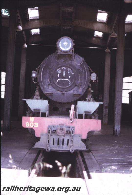 T02893
W class 903, roundhouse, Collie, head on view
