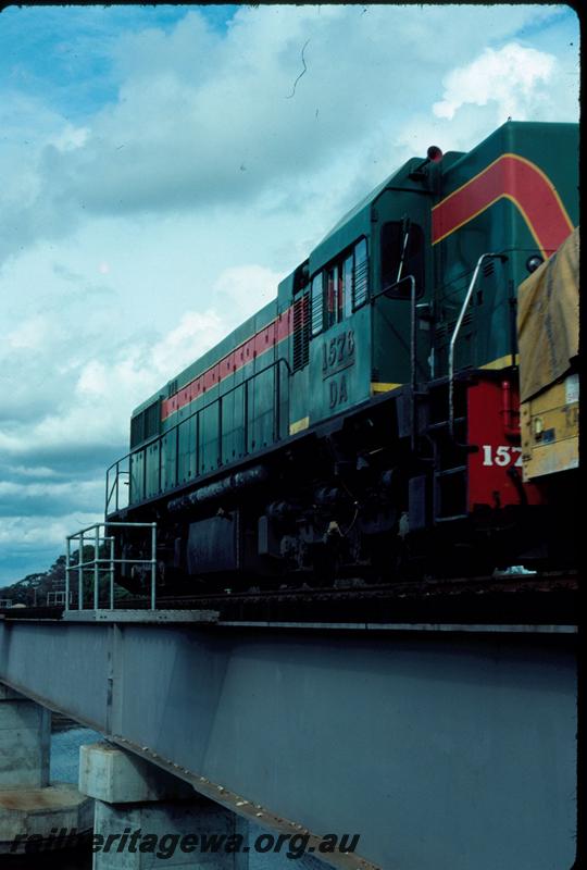 T02920
DA class 1576, on Guildford Bridge, goods train
