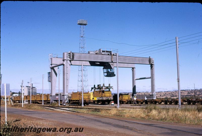 T02945
Transfer gantry crane, Avon Yard, Avon Valley Line
