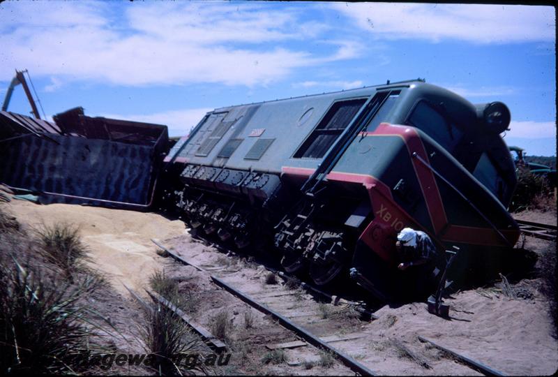 T02968
Seven of ten photos of a derailment at Dongara, MR line, XB class 1018 