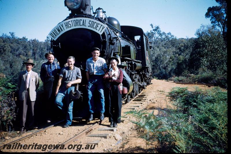 T03055
Passengers from ARHS tour train posing in front of CS 270
