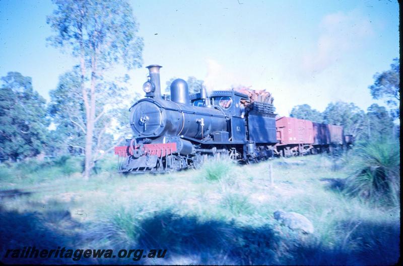 T03073
Millars G type loco on train of empty wagons
