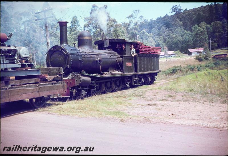 T03107
SSM loco No.7, Pemberton, shunting
