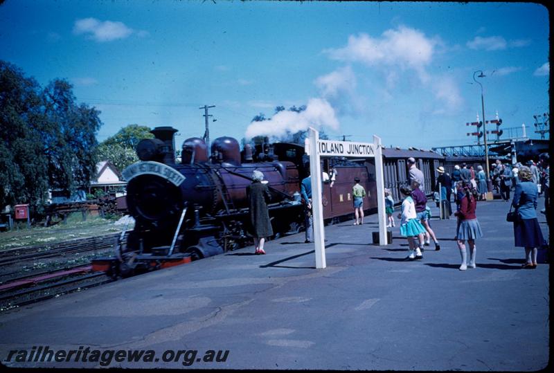 T03161
MRWA C class 18, Midland Junction station, on ARHS tour train
