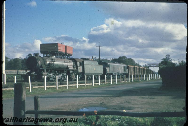 T03166
V class double heading with an X class, Chidlow, ER line, goods train
