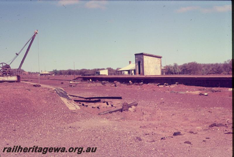 T03176
Out of shed, yard crane, station, Laverton, KL line
