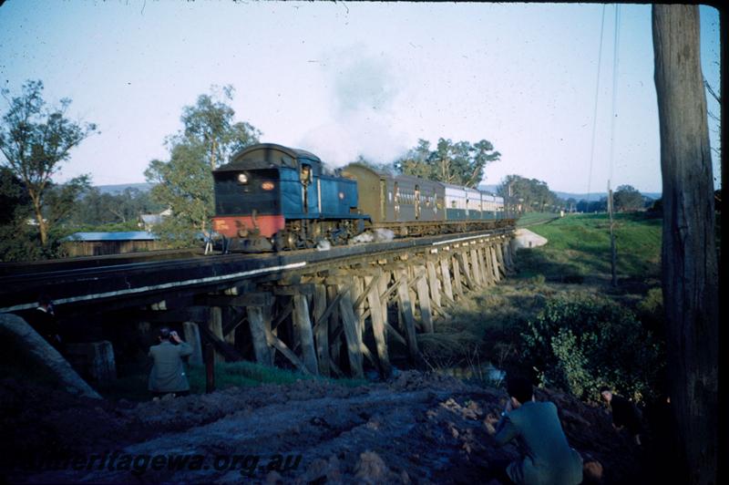 T03212
DS class 374, trestle bridge, Gosnells, suburban passenger train
