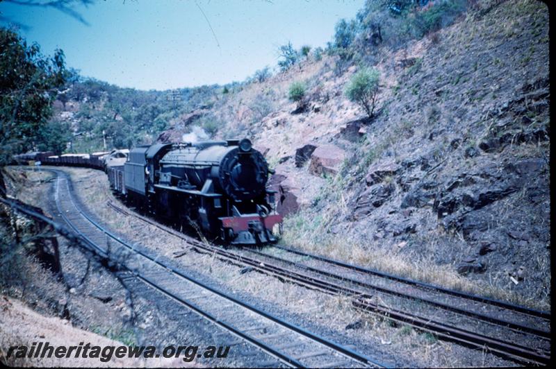 T03220
V class 1212, east of Swan View, ER line, goods train
