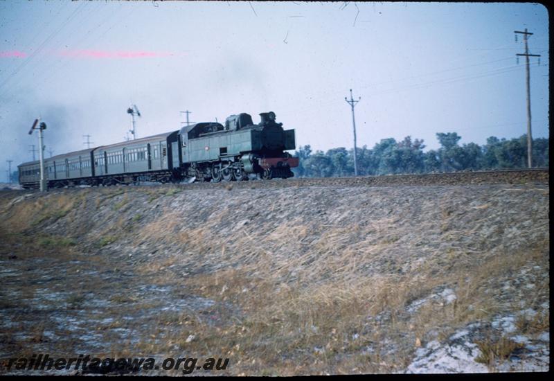 T03254
UT class 664, SWR line, suburban passenger train
