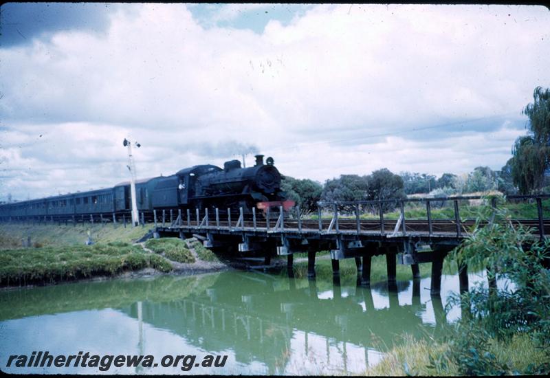 T03257
W class 959, trestle bridge, approaching Busselton, BB line, tour train
