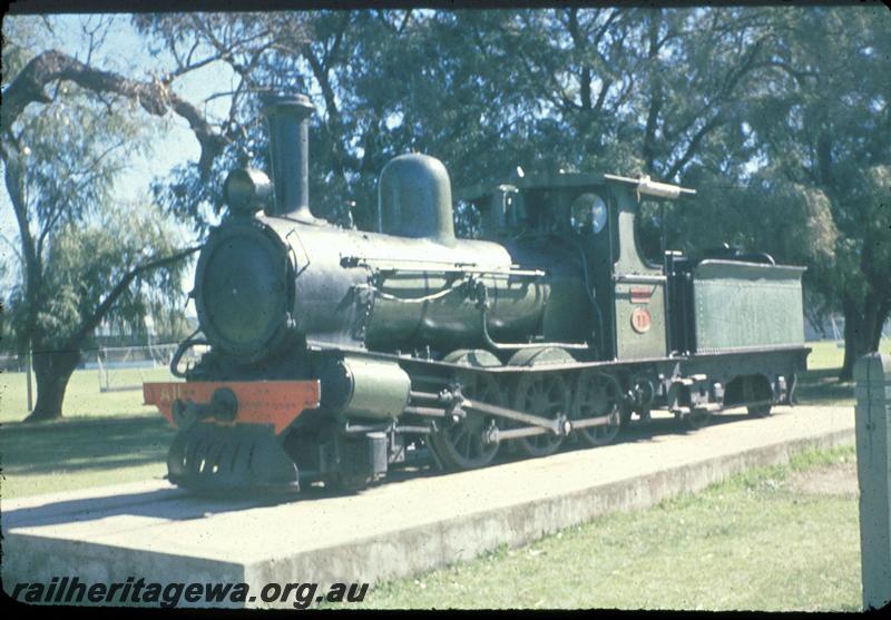 T03271
A class 11, Perth Zoo, on display
