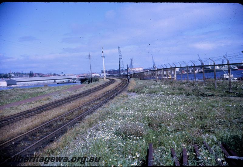 T03288
Rail bridge under construction, North Fremantle, looking south, existing line in foreground
