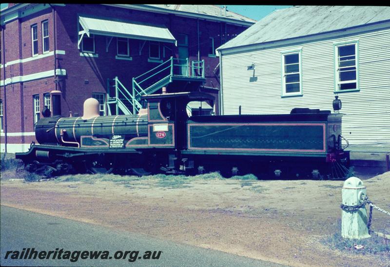 T03330
R class 174, Railways Institute, Midland, on display
