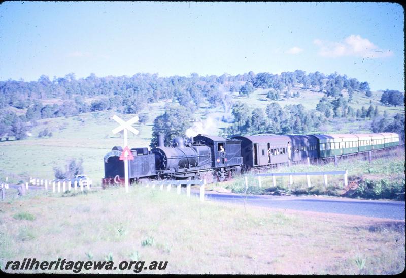 T03336
MSA class 499 Garratt loco, ARHS tour train to Dwellingup, having departed Dwellingup en route to Pinjarra. Same location as T3319, PN line
