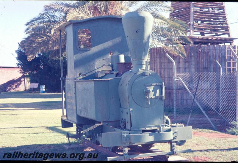 T03371
Haine St Pierre loco, Meekatharra, side and front view
