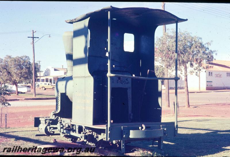 T03372
Haine St Pierre loco, Meekatharra, side and rear view
