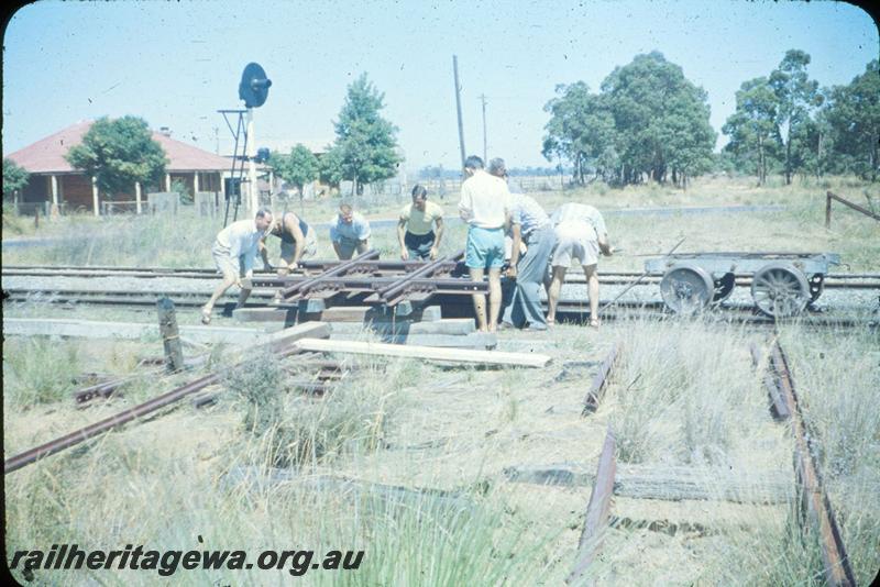 T03384
ARHS members removing the 