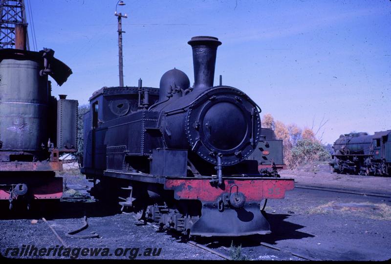 T03464
N class 95, Midland loco depot, side and front view, non standard format of the number on the buffer beam, solid cowcatcher

