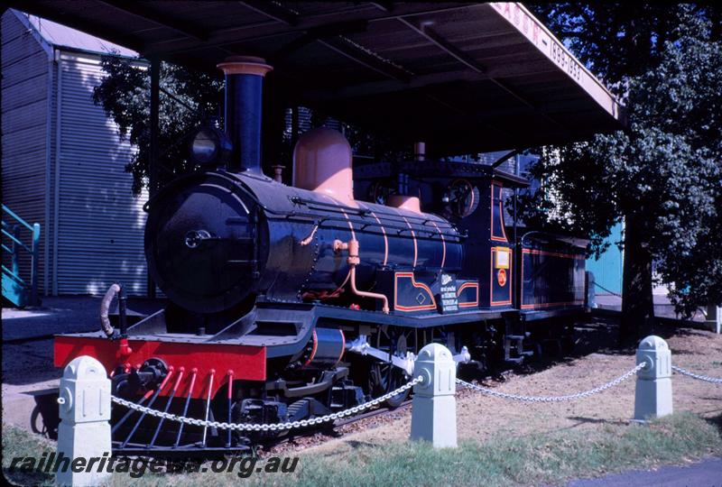 T03472
R class 174, Railways Institute, Midland, on display
