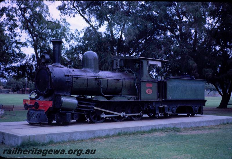 T03500
A class 11, Perth Zoo, front and side view, on display
