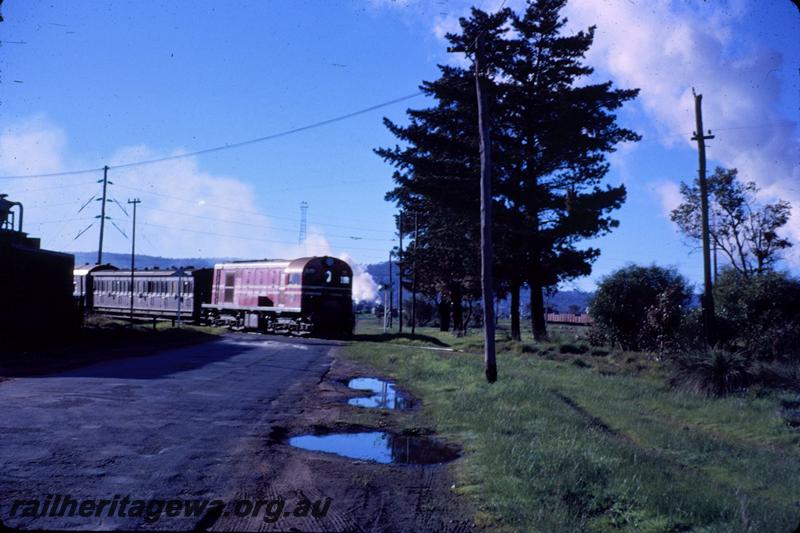 T03504
MRWA F class, arriving at Midland with passenger train..
