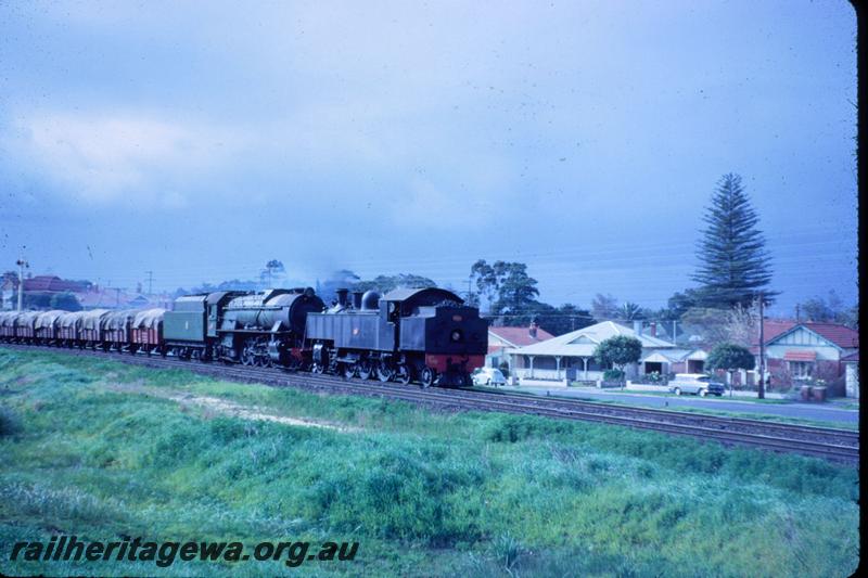 T03514
DM class double heading with a V class, Mount Lawley, goods train
