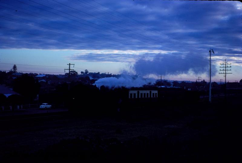 T03516
DM class 584, Maylands, suburban passenger train
