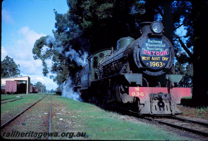 T03629
W class 936, goods shed, yard, Kirup, PP line, side and front view, on ARHS tour train
