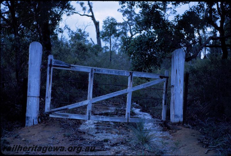 T03666
Gate to entrance of station, Nyaania, M line, gate across the line
