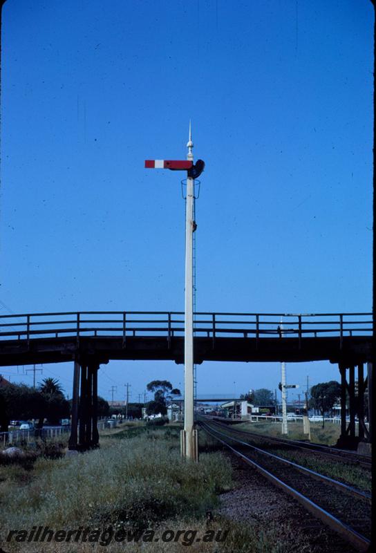 T03700
Signal, 