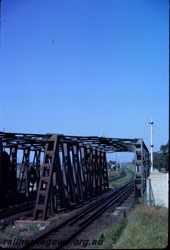 T03713
Subway bridge, signal, Mount Lawley 