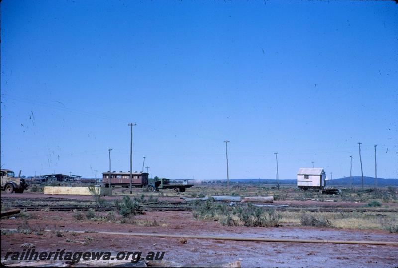 T03781
DW class 652,  a six wheel Cleminson carriage, converted from AH class 29 on 17.1.1925, brown livery, a  workers hut mounted on a 4 wheel wagon underrame, Lakewood, a distant view
