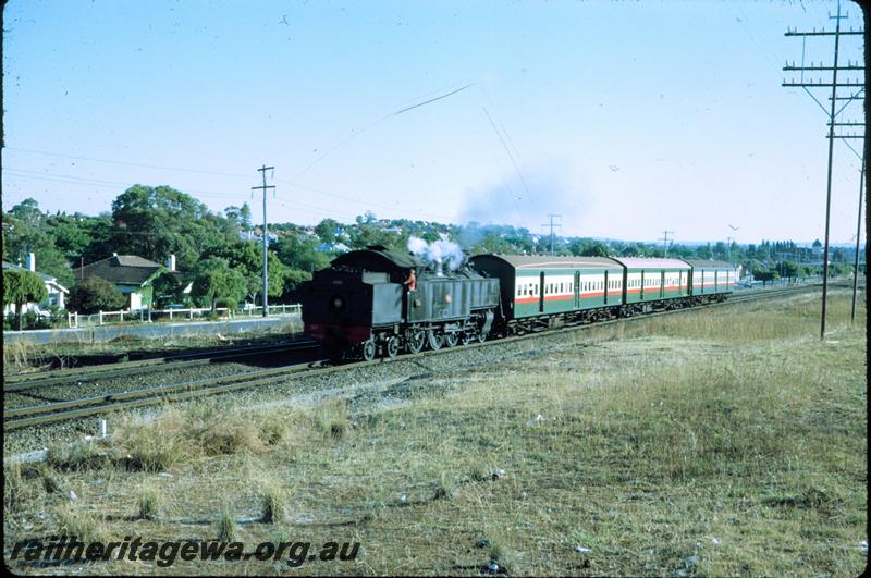 T03841
DD class 600, Maylands, suburban passenger train
