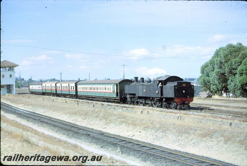 T03856
DD class 592, signal box, Rivervale, suburban passenger train
