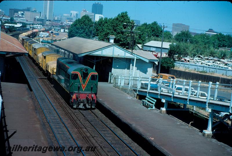 T03877
G class 51, station buildings, Claisebrook, goods train
