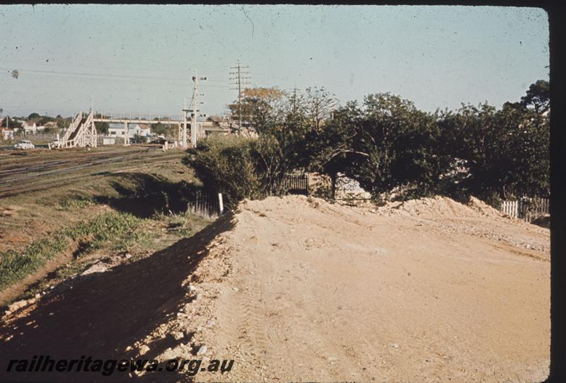 T03904
Footbridge, signal, Bellevue, earthworks in the foreground 
