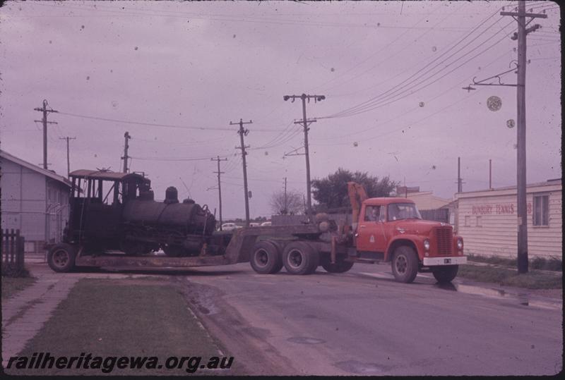 T03926
3 of 3 views of the loco 