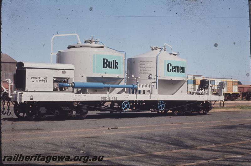 T03949
RBC class 11234 bulk cement wagon, end and side view
