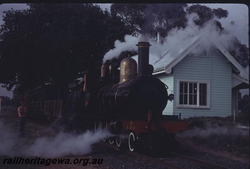 T03970
G class 123, signal box, Boyanup, PP line, on 
