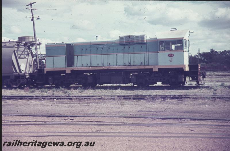 T04020
J class 104, original livery, Midland, side view
