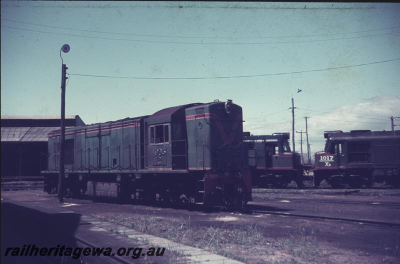 T04026
R class 1905, XB class 1017 