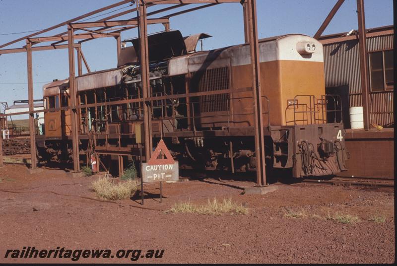 T04104
Goldsworthy Mining Limited English Electric loco A class 4, similar to WAGR K class, inspection pit, Goldsworthy workshops
