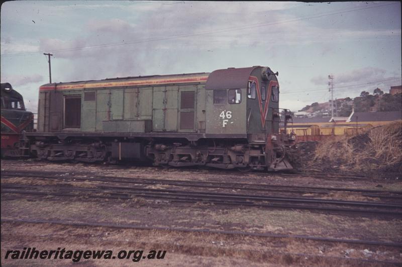 T04164
F class 46, green livery, Bunbury, SWR line, side and end view.
