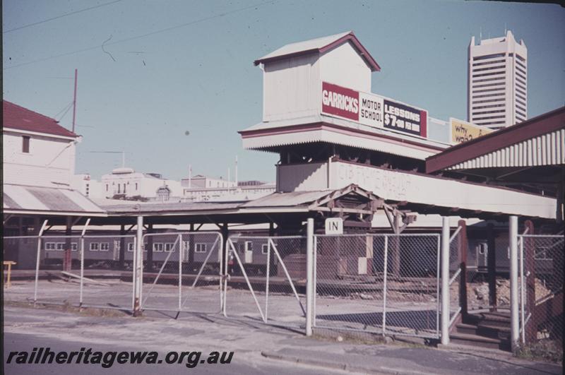 T04167
Perth Parcels Office, Roe Street, Perth, view from street, shows the parcels overbridge and lift, 
