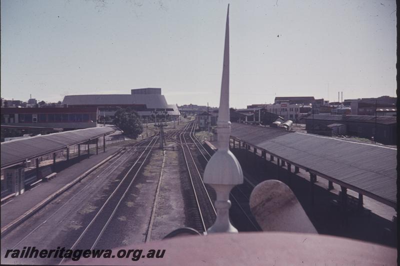 T04172
Tracks in Perth Station, view from the 