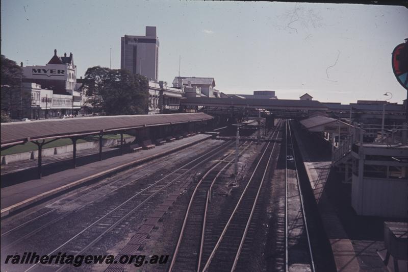 T04173
Tracks in east end of Perth Station, view from the 